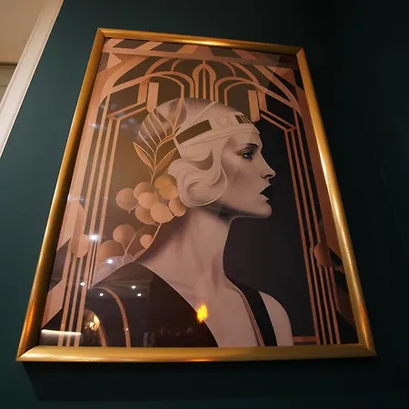 Gatsby Apartment